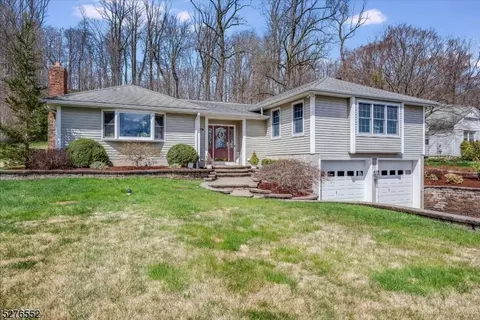 11 Hull Rd, Bernardsville, NJ 07924