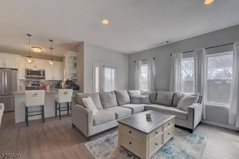 320 Brittany Dr #320, Wayne, NJ 07470 photo 5