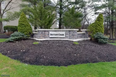 320 Brittany Dr #320, Wayne, NJ 07470