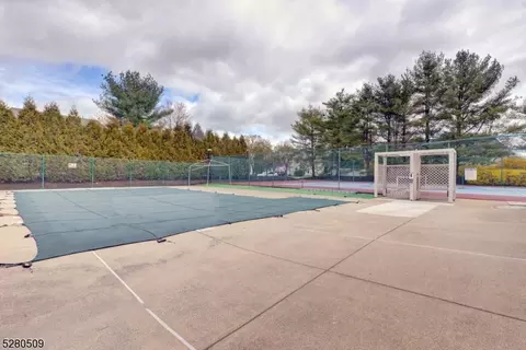 320 Brittany Dr #320, Wayne, NJ 07470 photo 20