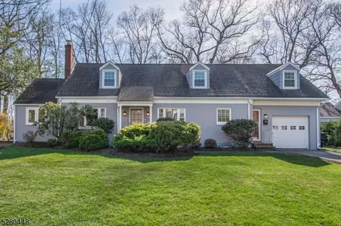 26 Cleveland Rd, Caldwell, NJ 07006