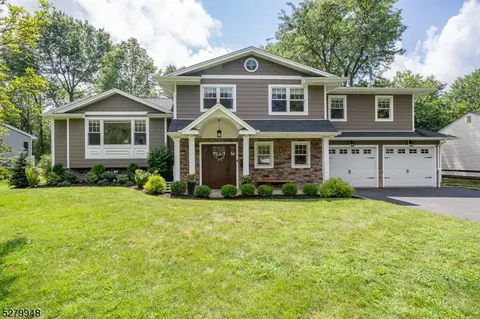 40 Crest Rd, New Providence, NJ 07974
