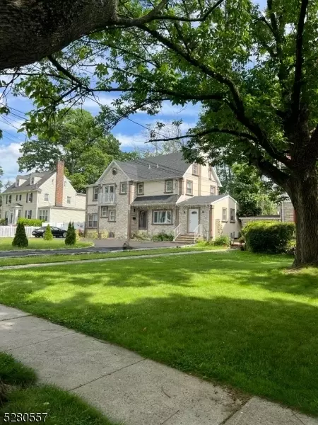 260 E 2nd Ave, Roselle, NJ 07203