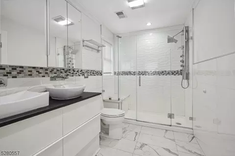 260 E 2nd Ave, Roselle, NJ 07203 photo 16