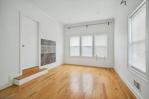 260 E 2nd Ave, Roselle, NJ 07203 photo 26
