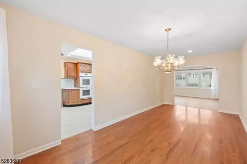 301 Oakwood Dr, Paramus, NJ 07652 photo 10