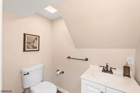301 Oakwood Dr, Paramus, NJ 07652 photo 32