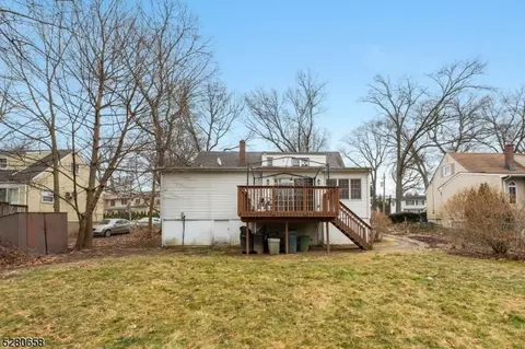 301 Oakwood Dr, Paramus, NJ 07652 photo 40