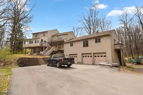 22 Mount Rascal Rd, Hackettstown, NJ 07840