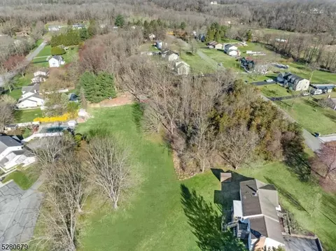 5 Deerfield Dr, Hardyston Twp, NJ 07416