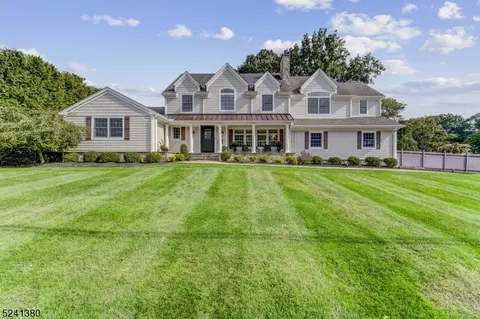 358 Monroe Ave, Wyckoff, NJ 07481