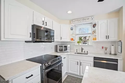 719 E Passaic Ave, Bloomfield, NJ 07003