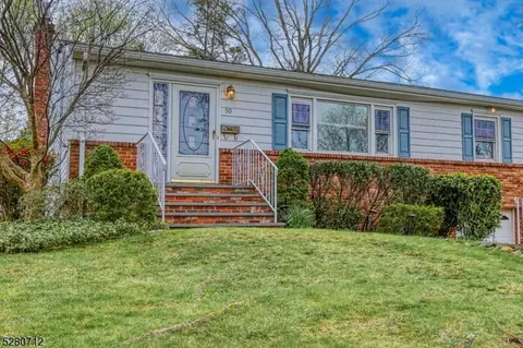 50 Laurel Pl, Caldwell, NJ 07006