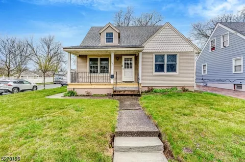 448 W 2nd St, Bound Brook, NJ 08805