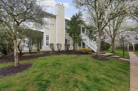 7 Wentworth Rd, Bedminster, NJ 07921