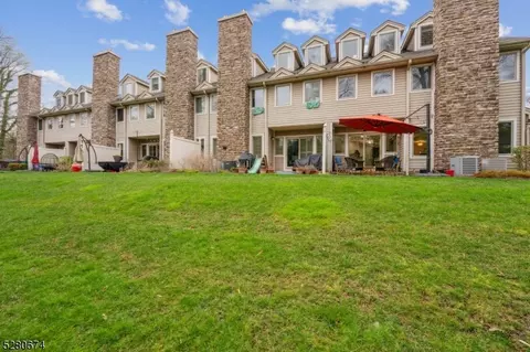 59 Eggers Ct, Summit, NJ 07901 photo 2