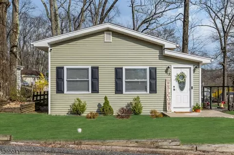 11-13 Amherst Way, Hopatcong, NJ 07843