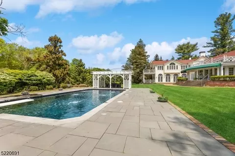 770 Ewing Ave, Franklin Lakes, NJ 07417