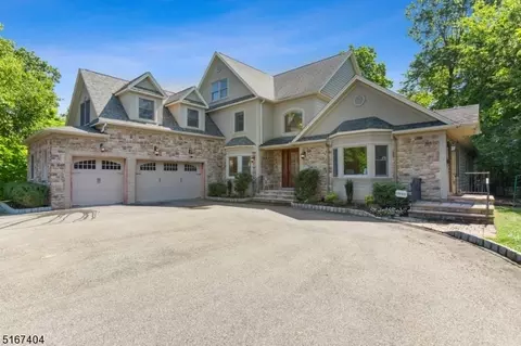 167 Walnut St, Livingston, NJ 07039
