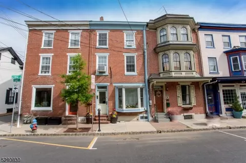 18 Church St, Lambertville, NJ 08530
