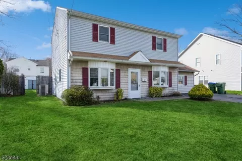17 Crescent Rd, Edison, NJ 08817 photo 2