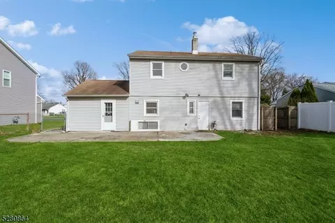 17 Crescent Rd, Edison, NJ 08817 photo 4
