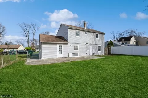 17 Crescent Rd, Edison, NJ 08817 photo 3