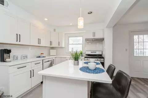 17 Crescent Rd, Edison, NJ 08817 photo 9