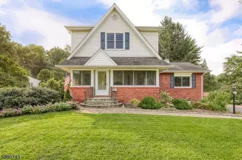 172 Packard Ave, Wyckoff, NJ 07481