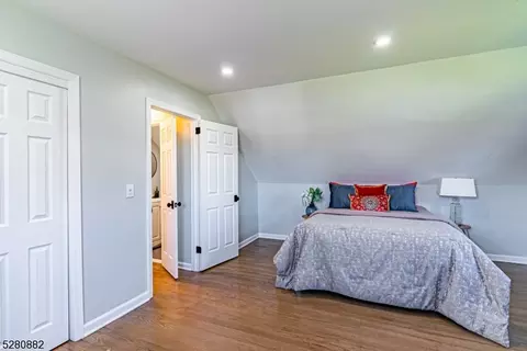 579 W Pershing Ave, Middlesex, NJ 08846 photo 23