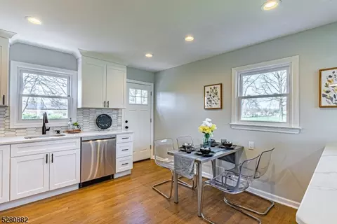 579 W Pershing Ave, Middlesex, NJ 08846 photo 12