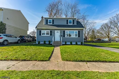579 W Pershing Ave, Middlesex, NJ 08846