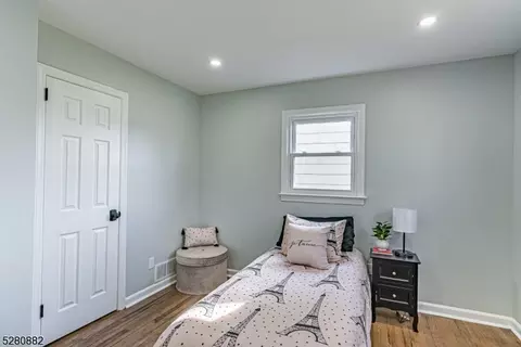 579 W Pershing Ave, Middlesex, NJ 08846 photo 15