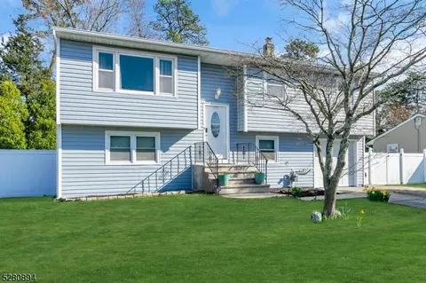 335 Pacific Ave, Beachwood, NJ 08722