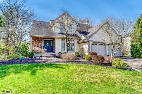 17 Creek Trl, Somerville, NJ 08876