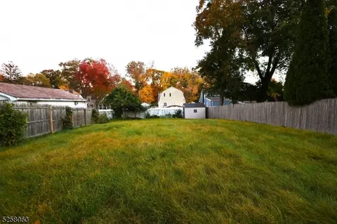 Exterior - 20 High St, Wayne, NJ 07470 photo 6 of 9