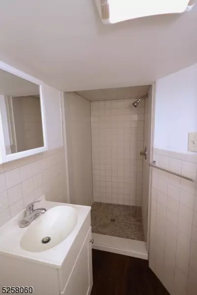 Bath - 20 High St, Wayne, NJ 07470 photo 3 of 4