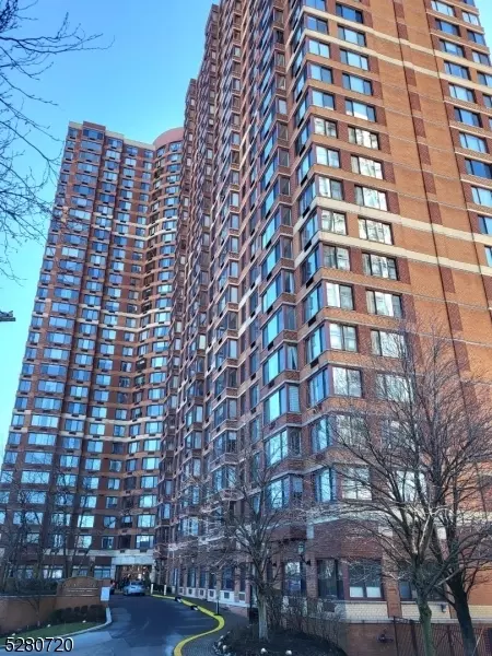 100 Old Palisade Rd #1111, Fort Lee, NJ 07024