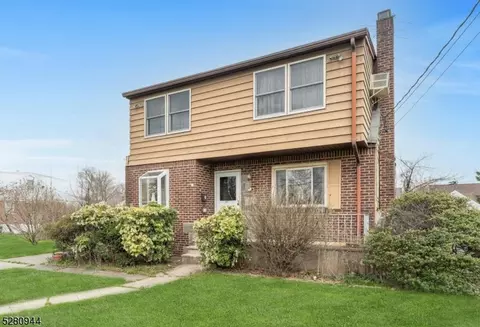 64 Madison Ave, Rochelle Park, NJ 07662