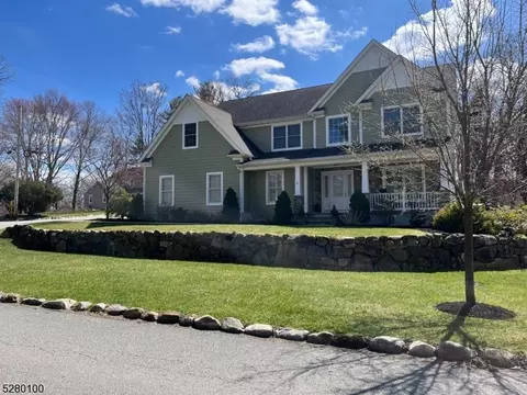 21 Laurelwood Dr, Mountain Lakes, NJ 07046