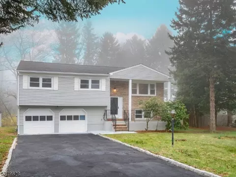 34 Highview Ter, Randolph, NJ 07869