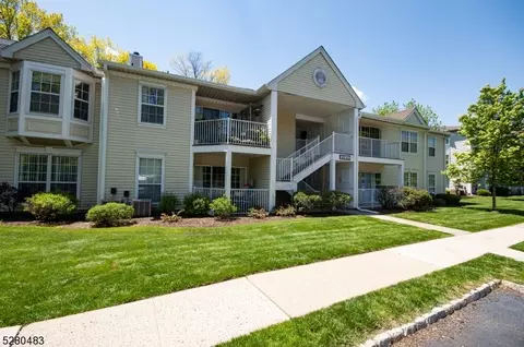 51 Rachel Ct, Franklin Park, NJ 08823