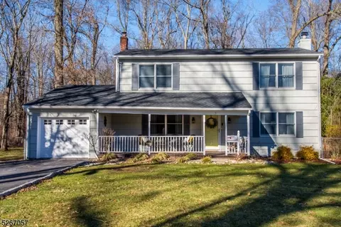 3 Evergreen Ct, Lincoln Park, NJ 07035