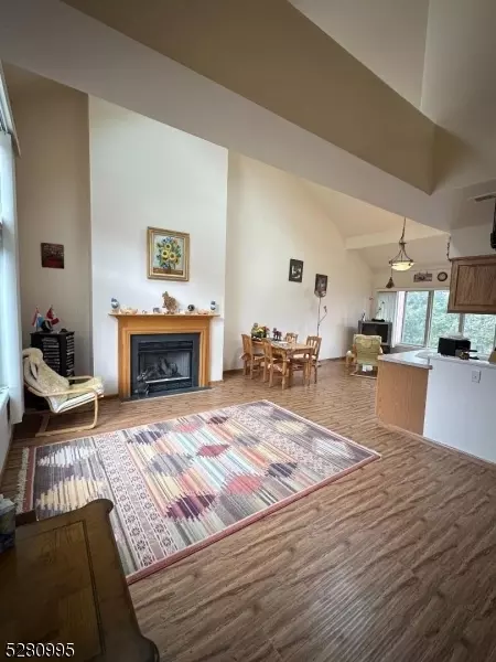 5 Port Royal Dr #6, Vernon, NJ 07462