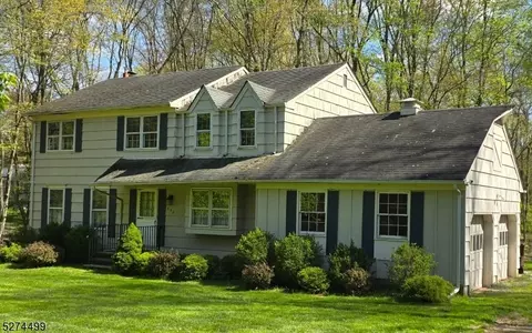 668 Cedarbrook Rd, Bridgewater, NJ 08807
