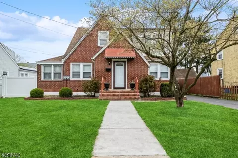 230 N 3rd Ave, Manville, NJ 08835