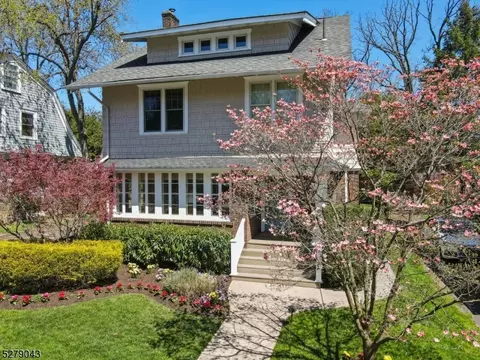 125 Gordonhurst Ave, Montclair, NJ 07043