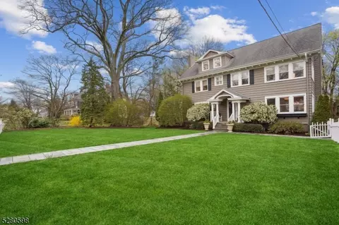 305 Park St, Montclair, NJ 07043