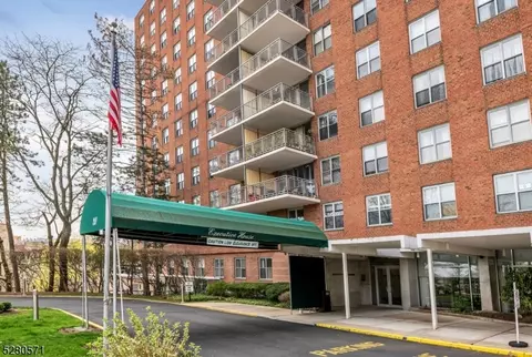 301 Beech St, Hackensack, NJ 07601 photo 2