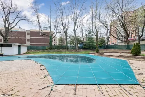 301 Beech St, Hackensack, NJ 07601 photo 18